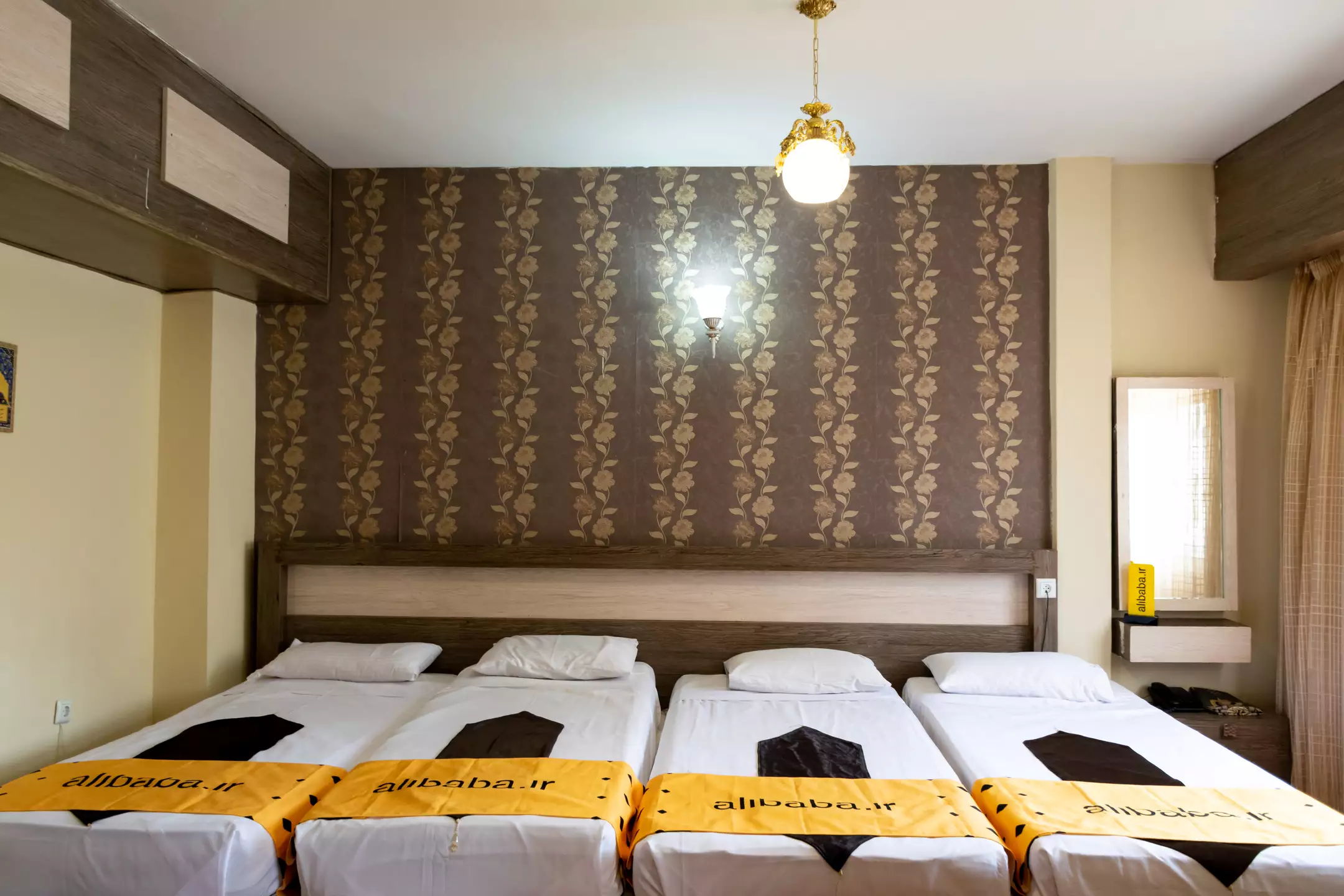 Alibaba https://cdn.alibaba.ir/ostorage/hotel-accommodation-images/69cbc63b1c3fc56fd6b85f20_هتل صدف -اتاق۵تخت(۱).webp